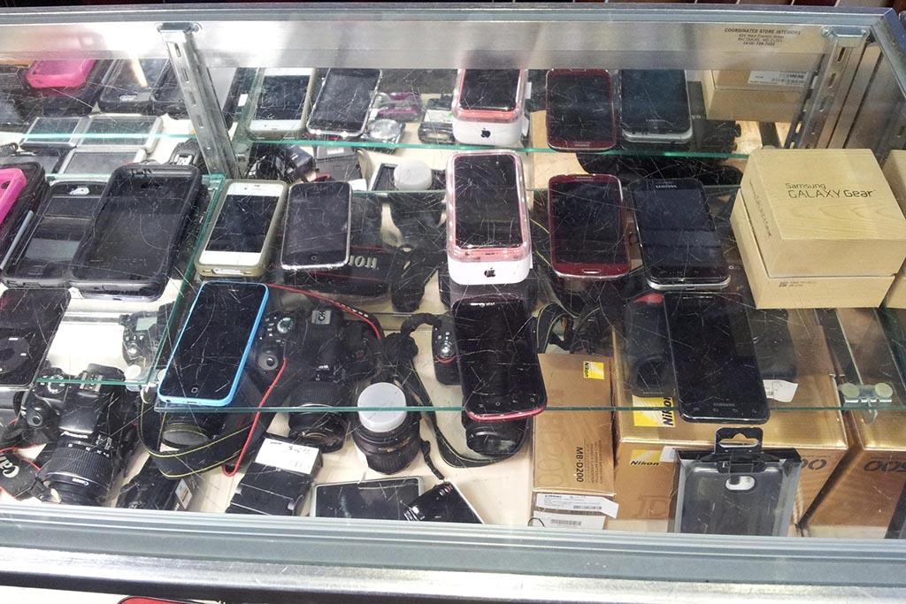 Продажа смартфонов в ломбарде