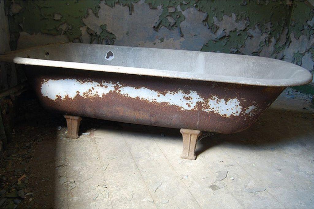 Утилизация старой чугунной ванны