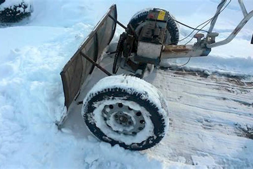 Снегоуборочный скребок своими руками с использованием колес