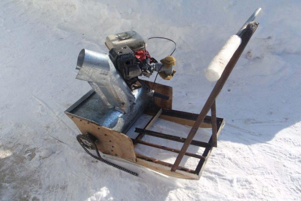 Снегоуборщик из бензопилы платформа для двигателя