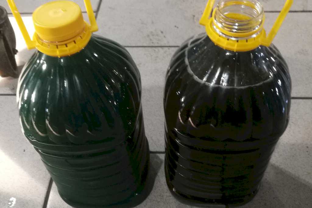 Отработанное растительное масло принято сливать в пластиковые емкости